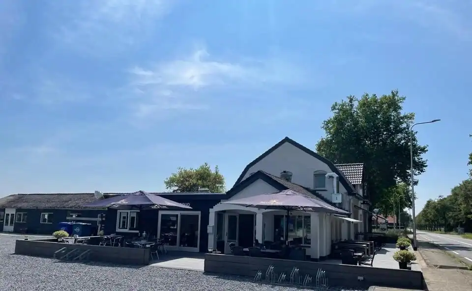 Cafetaria/ Café Heidegoud (met zaal en bovenwoning) Heibloem