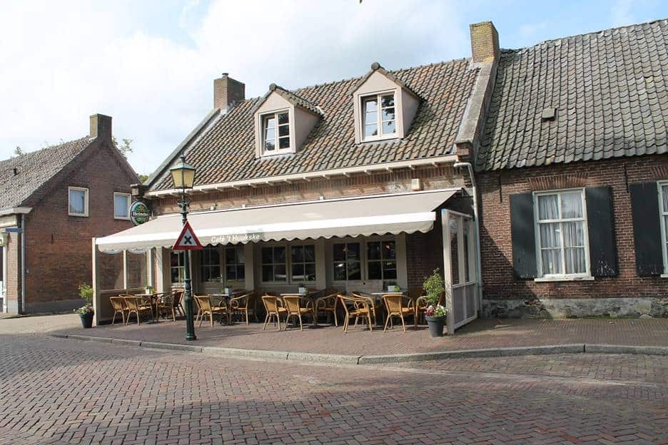 Liempde, Eetcafé ‘T Huukske met woning