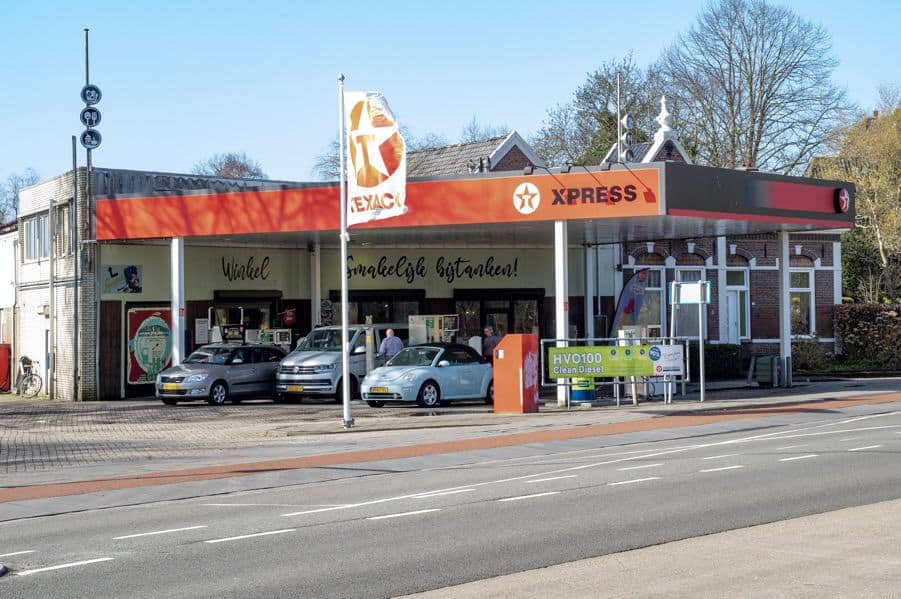 Eetwinkel en tankshop No Elf in Sneek