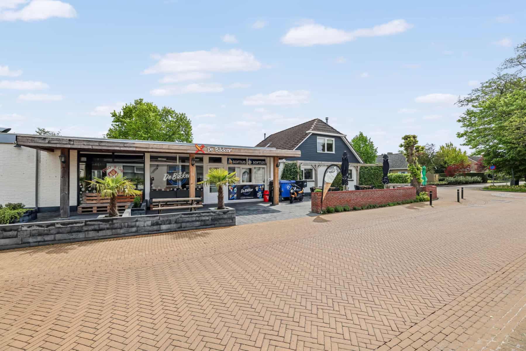 Boornbergum : Snackbar de Bikker .