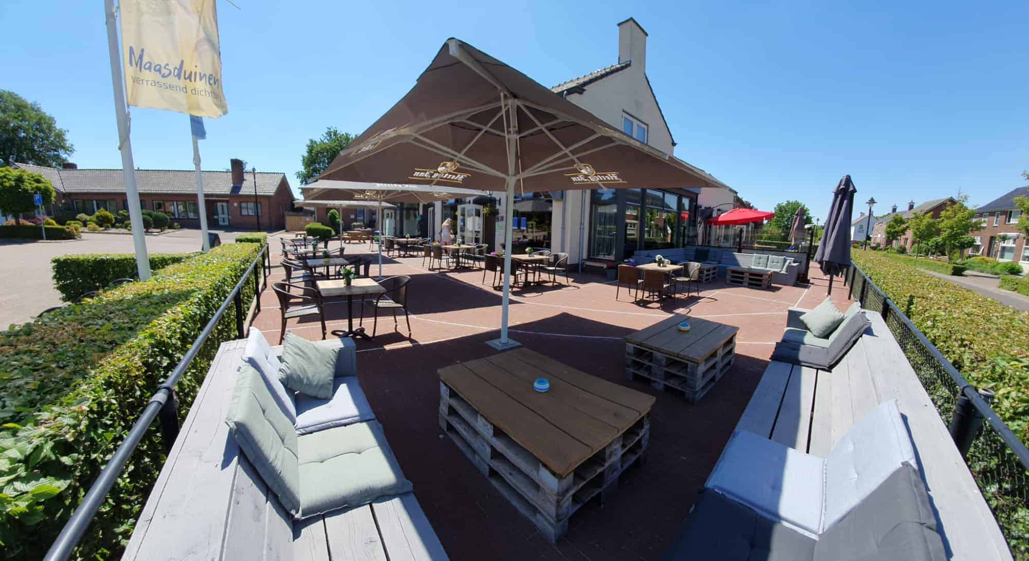 Café en Cafetaria Het Centrum Wellerlooi (Met zaal en ruim appartement)