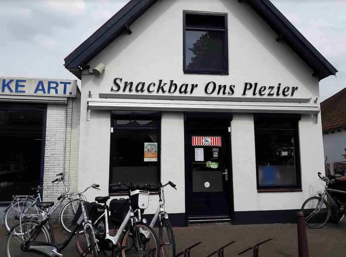 Cafetaria Ons Plezier met woning