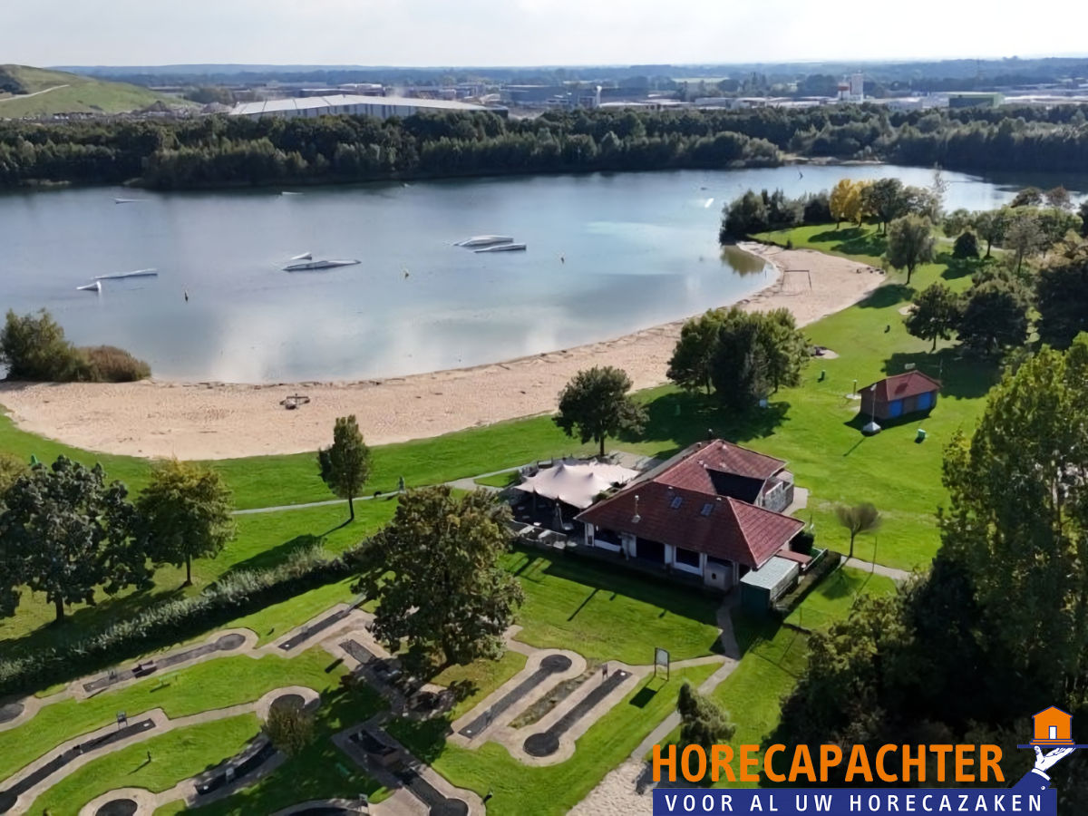 Prachtige Beachclub naast Schateiland Zeumeren met o.a. Pitch & Put, Midgetgolf en nog veel meer