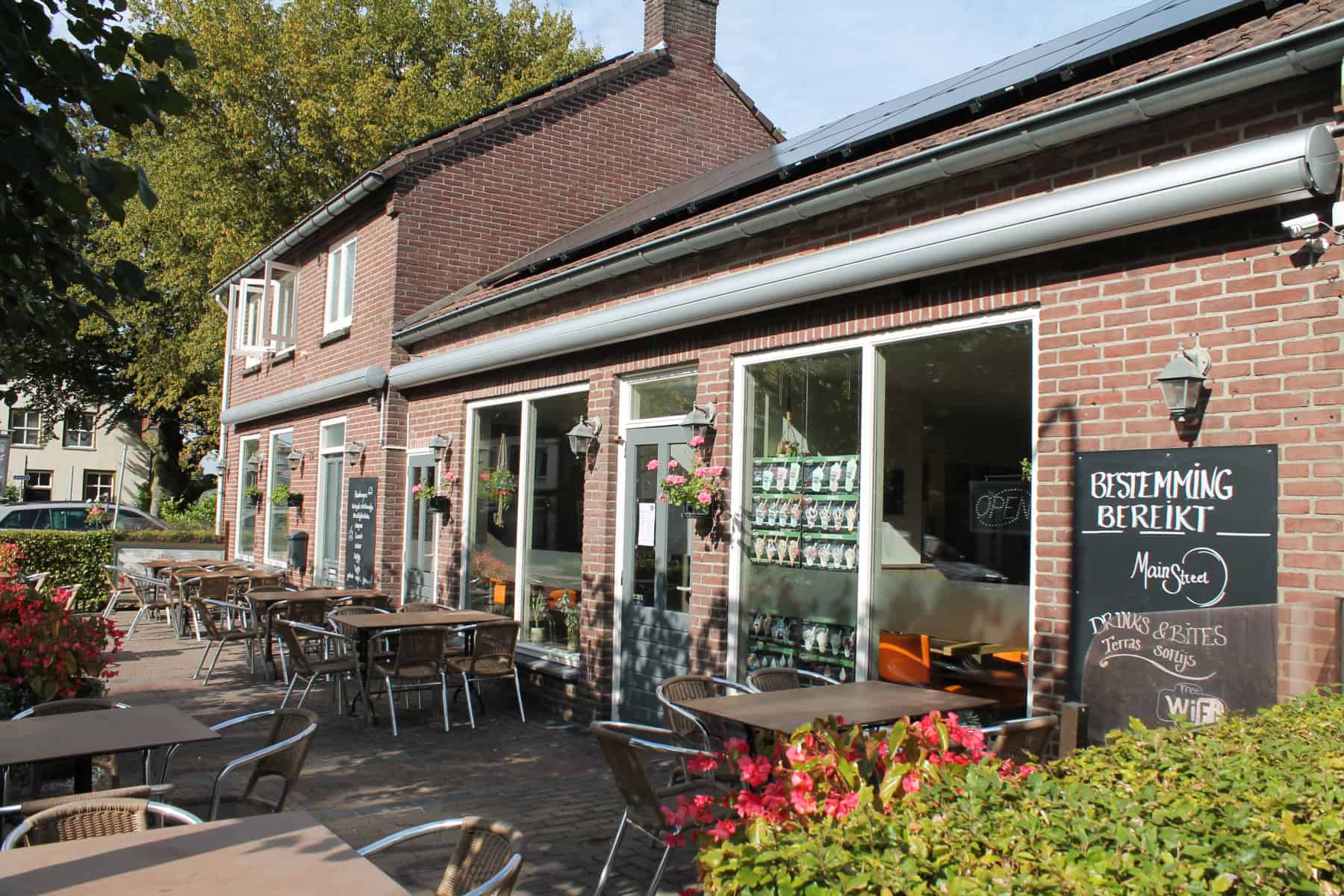 Restaria/ cafetaria MainStreet Hoogeloon