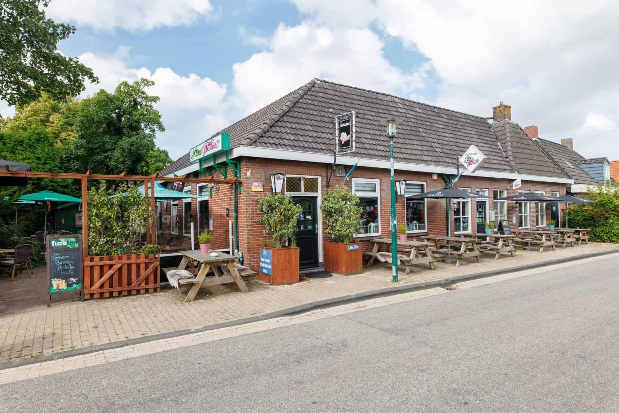 Witmarsum: Onroerend Goed [inventaris cafetaria is verkocht]