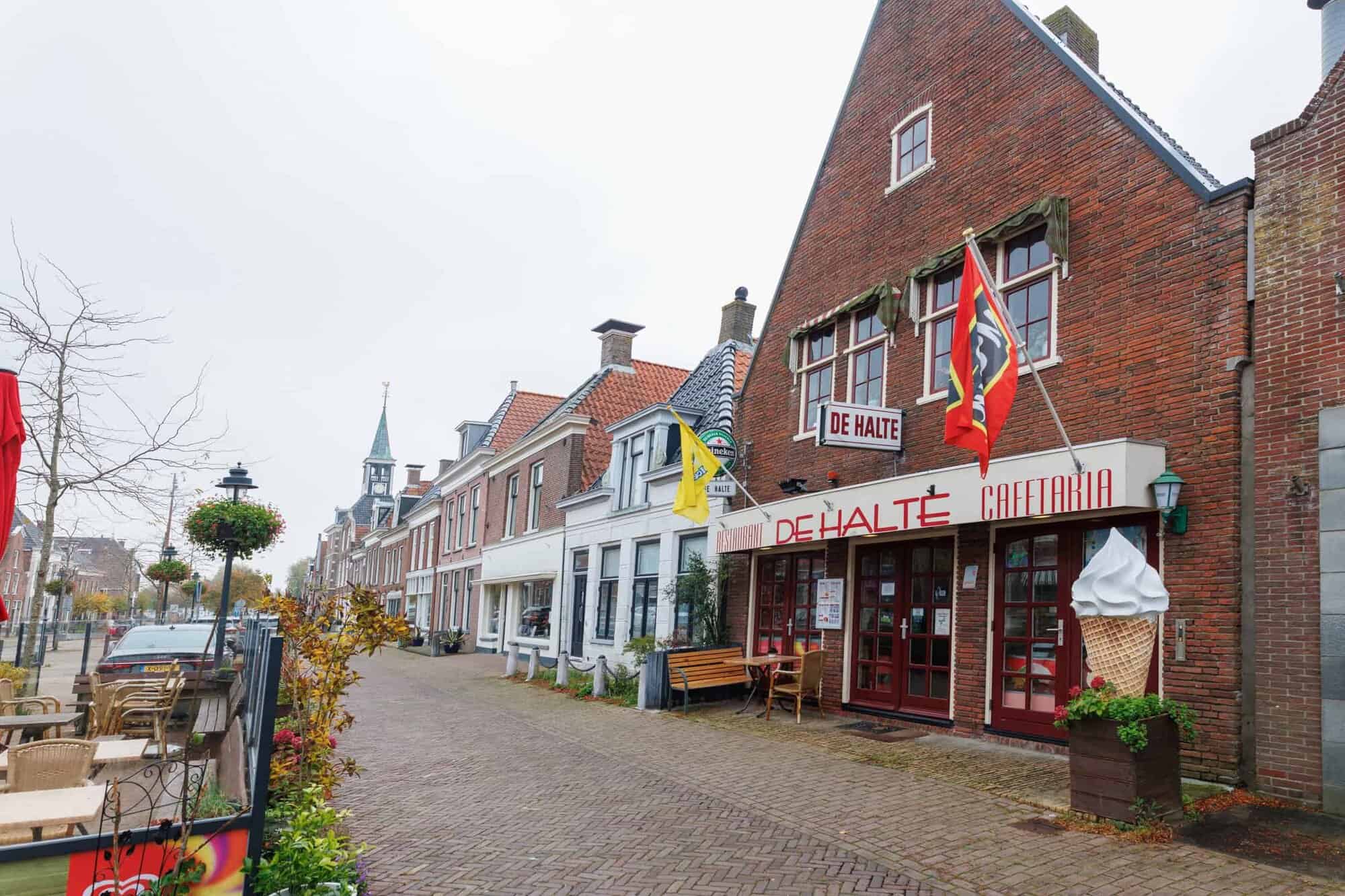 Makkum: Cafetaria/Lunchroom de Halte