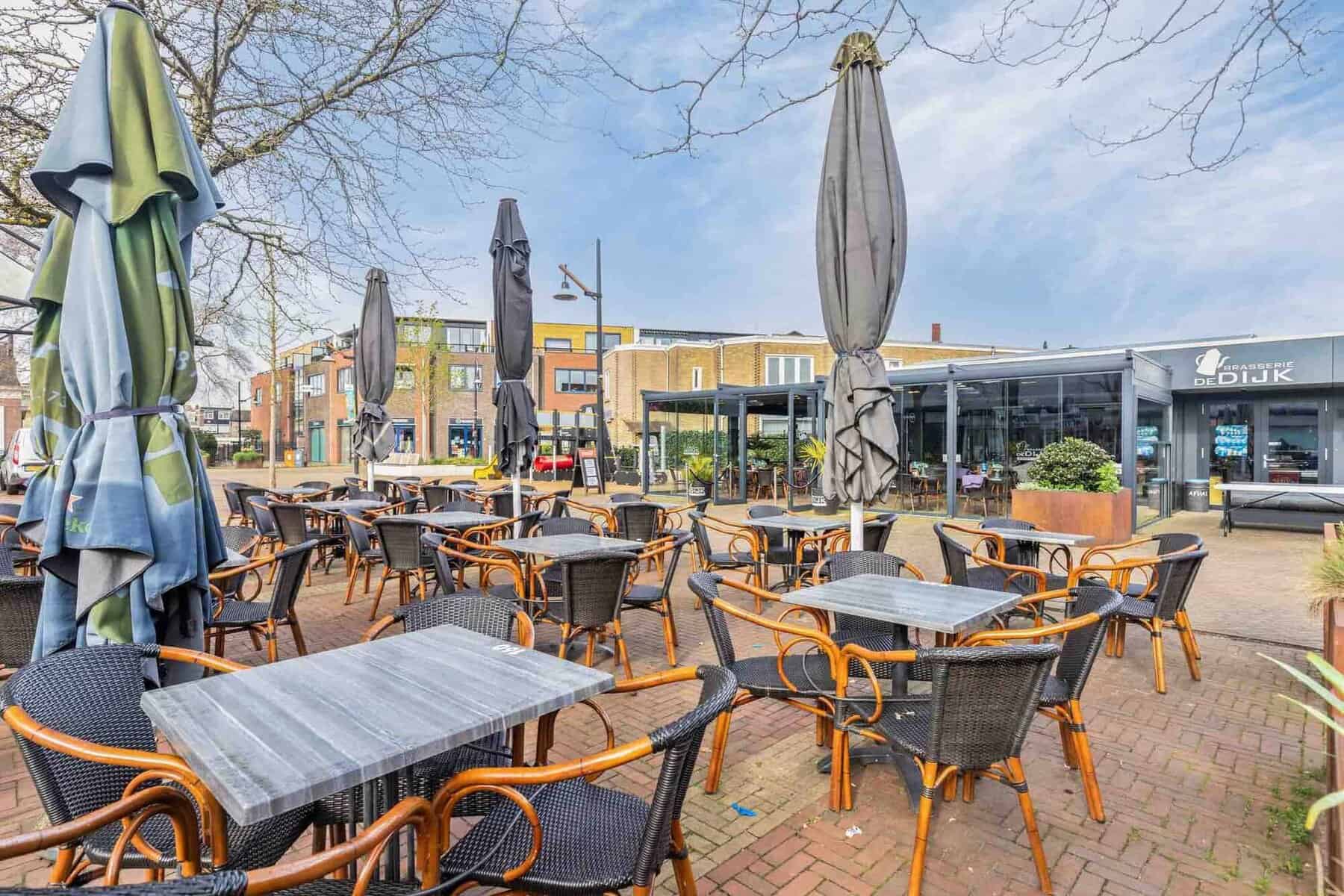 Brasserie met apart afhaalgedeelte