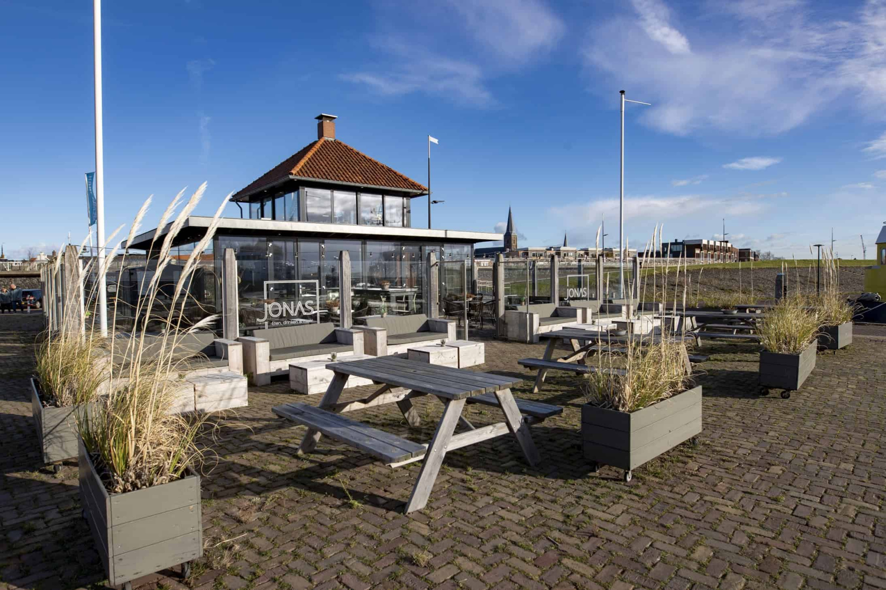 Harlingen: Café Restaurant Jonas