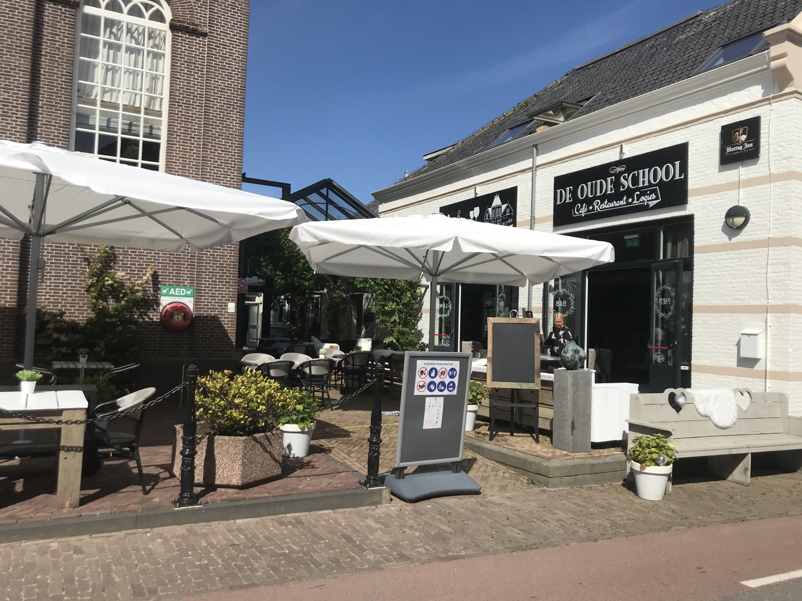 Café/-restaurant met woning in Warder