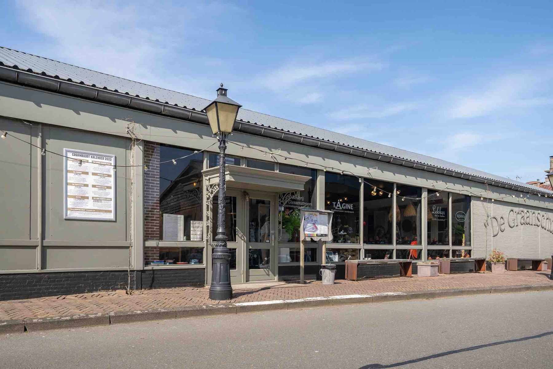 Giessenburg | aan t water de Giessen lunchroom te koop “ Lekker eten en drinken”