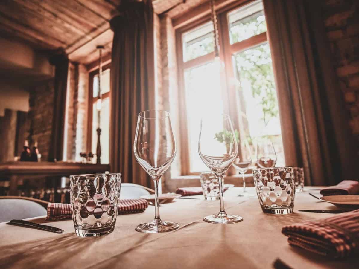 Prachtig bedrijf met ruim terras middenin zeer gezellige Hanzestad