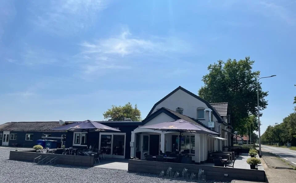 Cafetaria/ Café Heidegoud (met zaal en bovenwoning) Heibloem