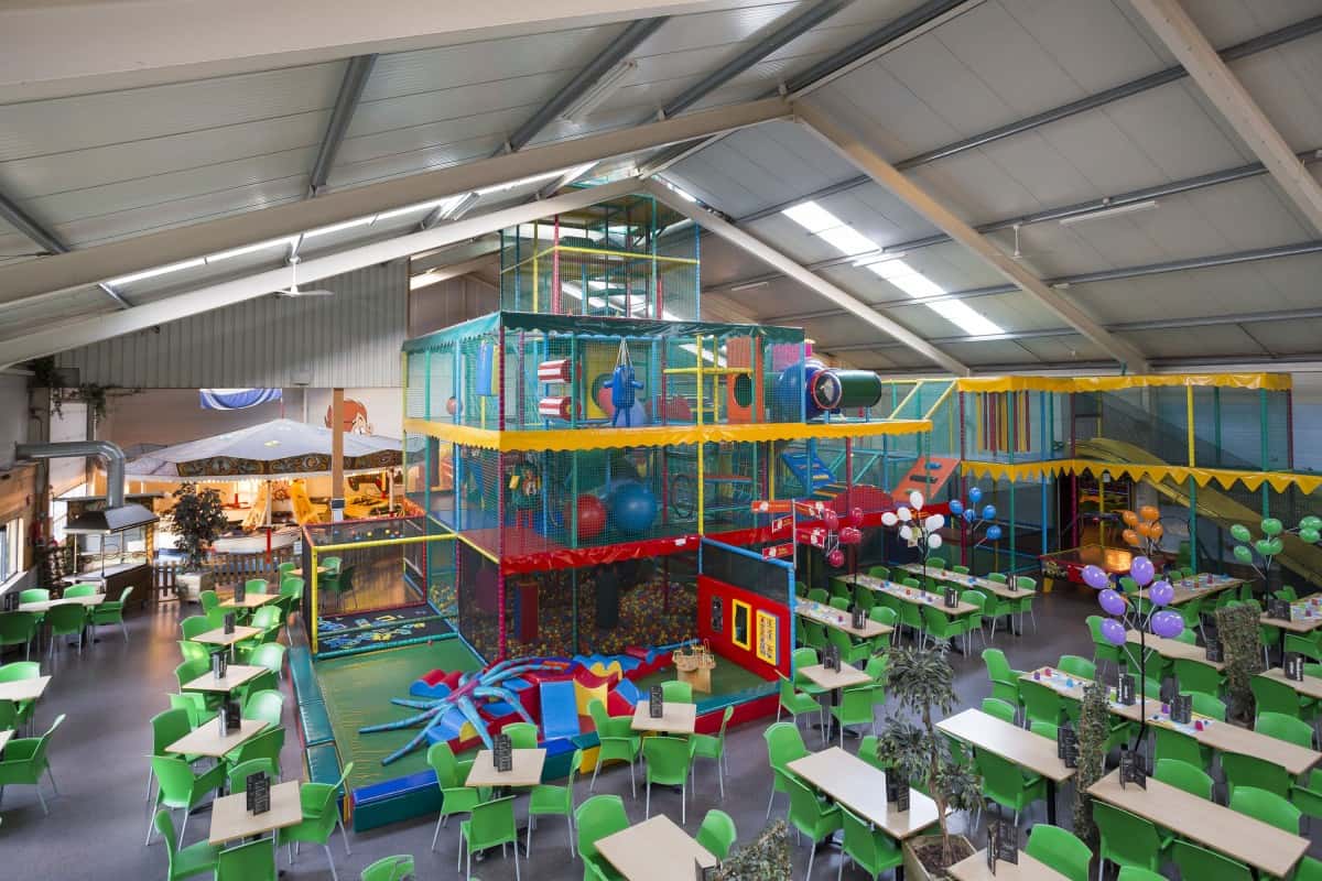 Lage Zwaluwe, Recreatieparadijs De Belhamel