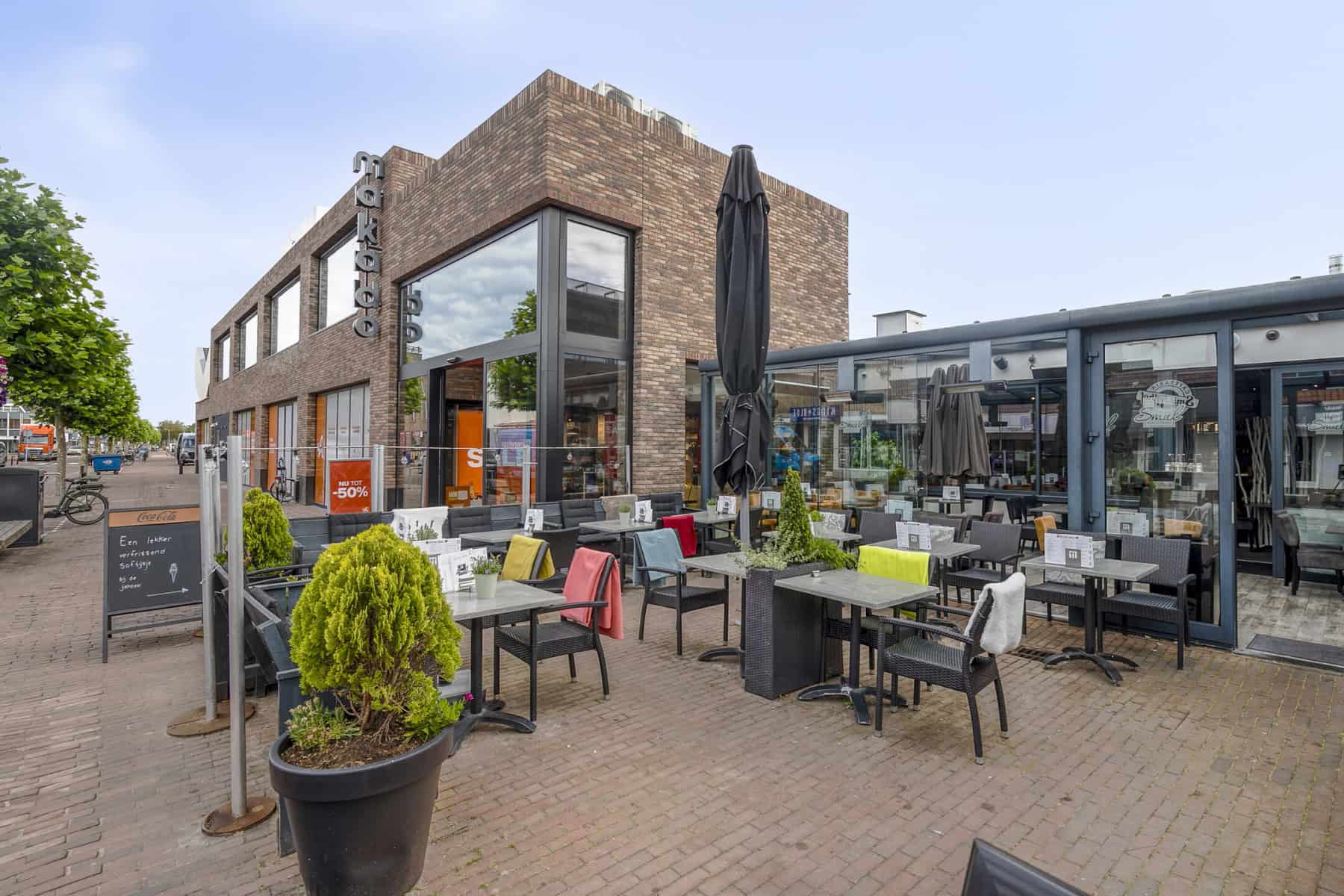 Cafetaria lunchroom in winkelcentrum