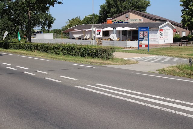 VERKOCHT! Rhenoy | cafetaria met groot terras