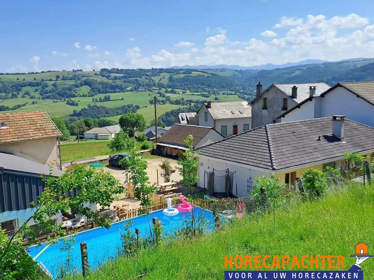 Wonen en werken in Frankrijk | B&B, Gîtes met restaurant en terrasexploitatie. Ruime privéwoning!