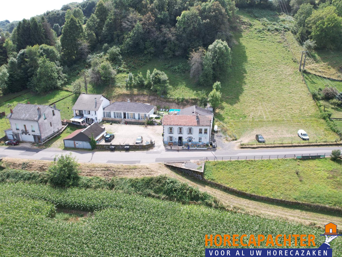 Wonen en ondernemen in Frankrijk | Instapklare B&B met gîtes, restaurant, zwembad en ruime privéwoning