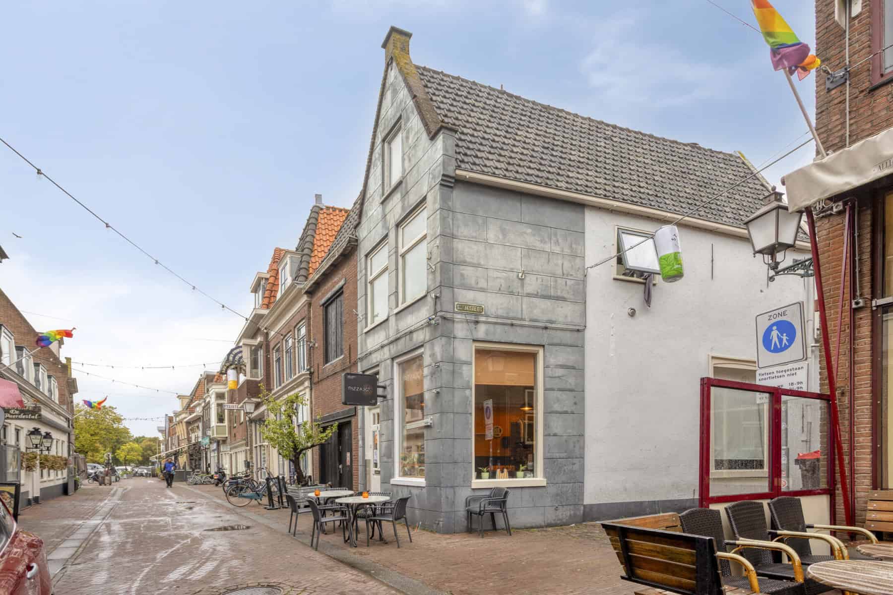 Horecabedrijf Pizzajó met bovenwoning