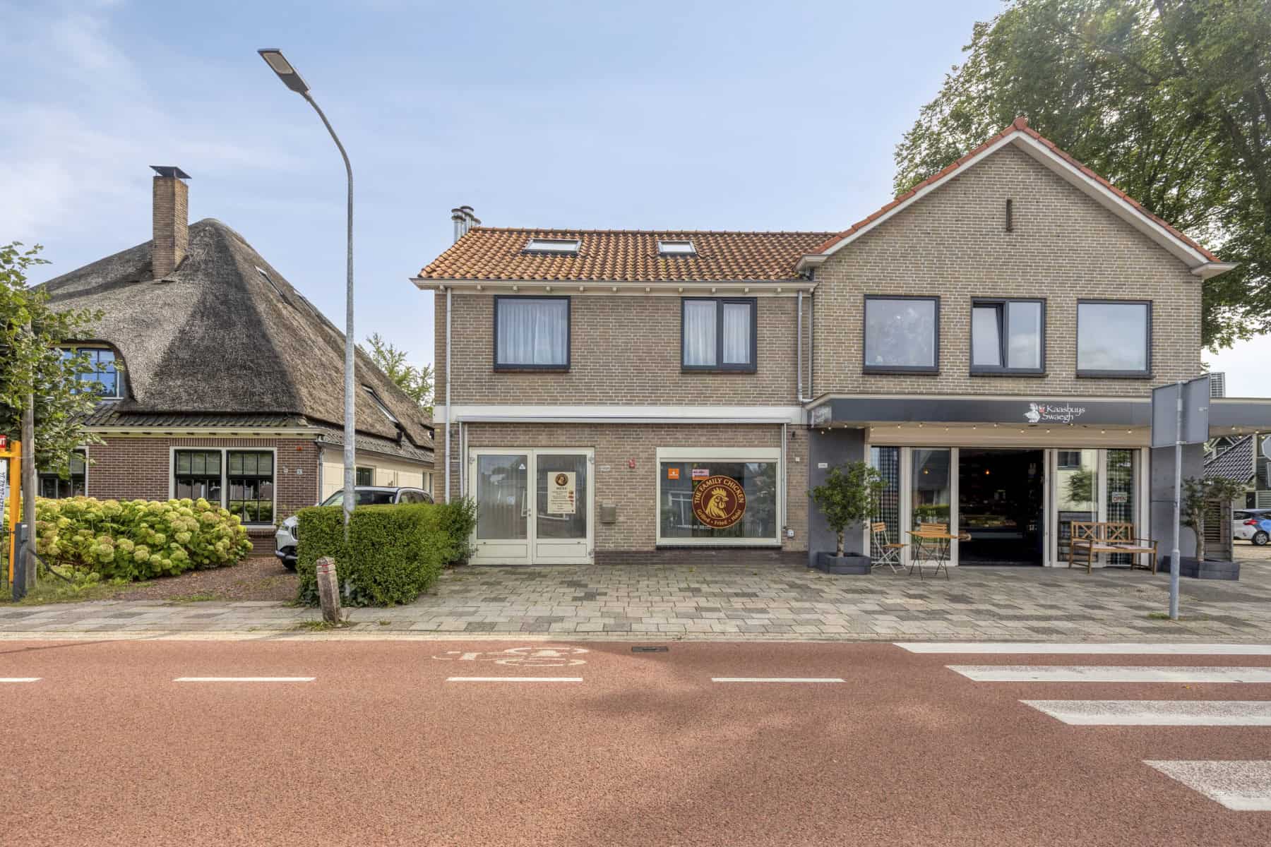 Modern ingerichte bezorg- en afhaalzaak/ productiekeuken